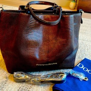 Large Dooney & Bourke leather satchel. Excellent condition.